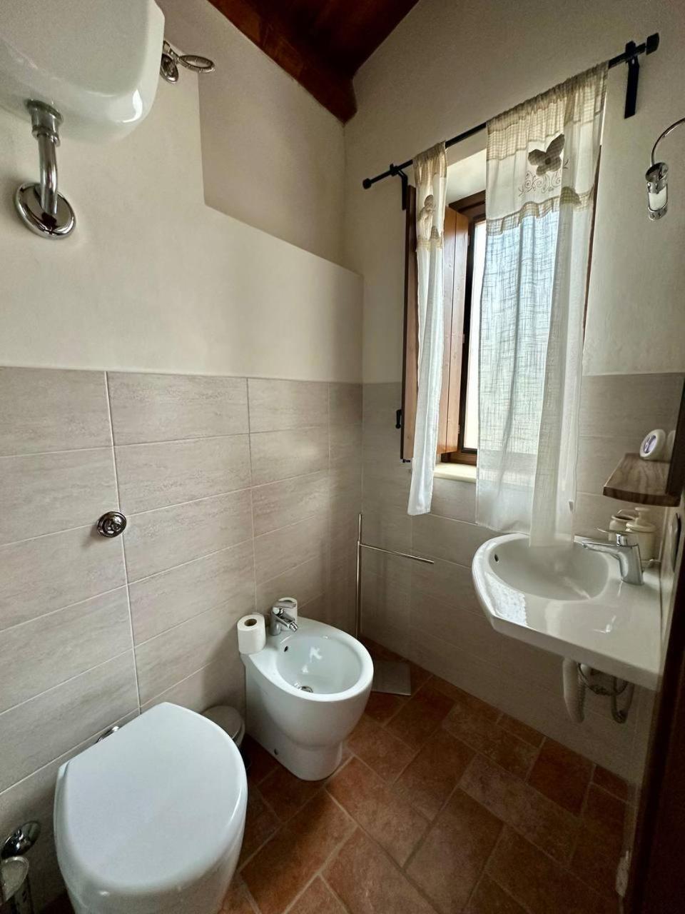 Roba Albanisi Hotel Aragona Eksteriør billede