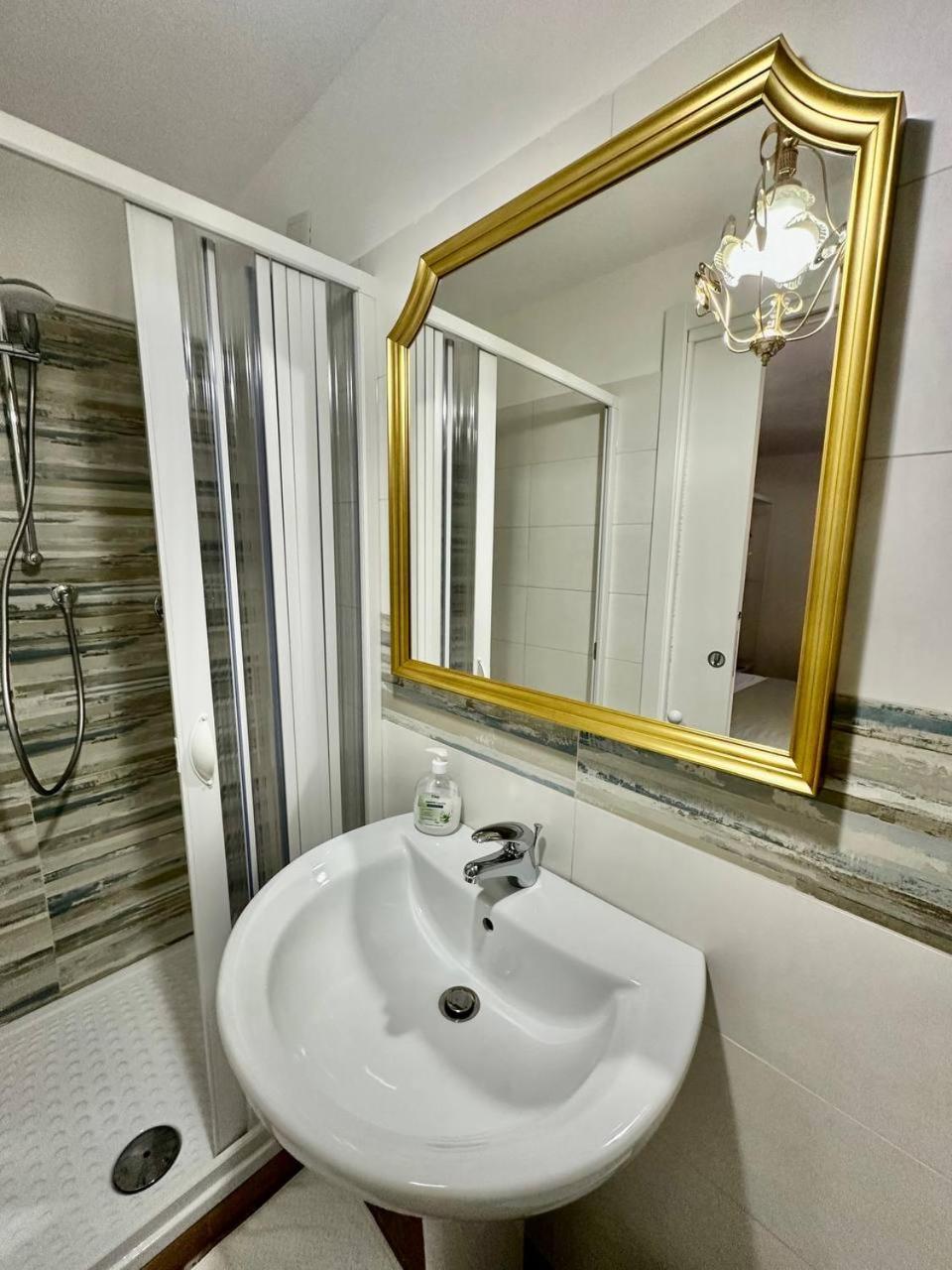 Roba Albanisi Hotel Aragona Eksteriør billede